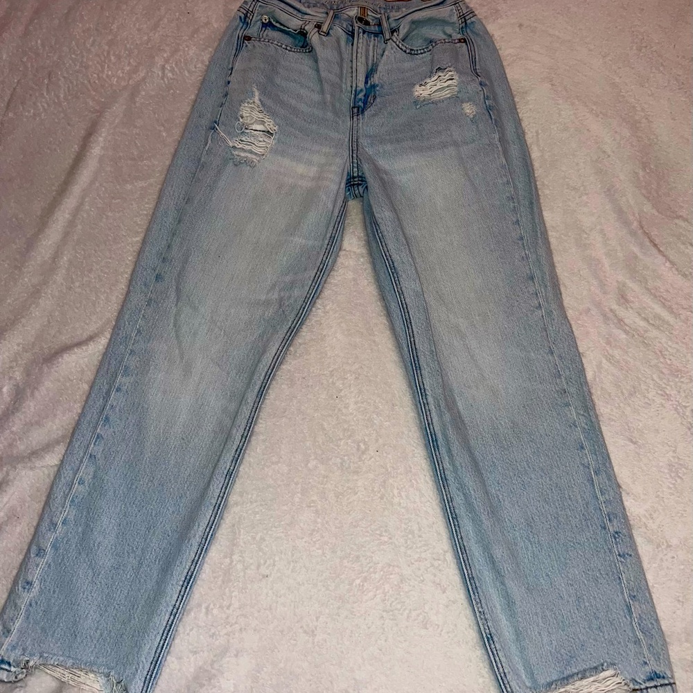 American Eagle distressed blue denim mom jeans like new size 2 women’s
